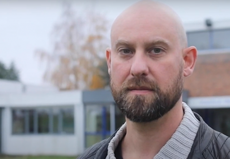 Mickaël Dessinges en reprise d'études pour une reconversion professionnelle